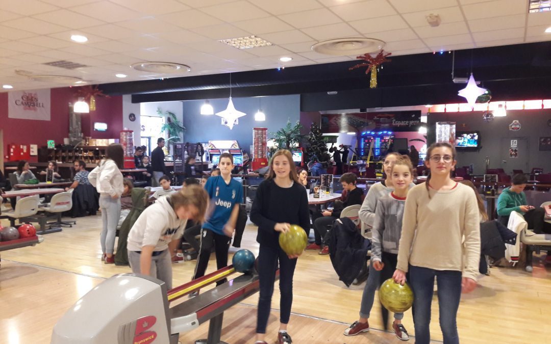 L’Association Sportive fête Noël au bowling